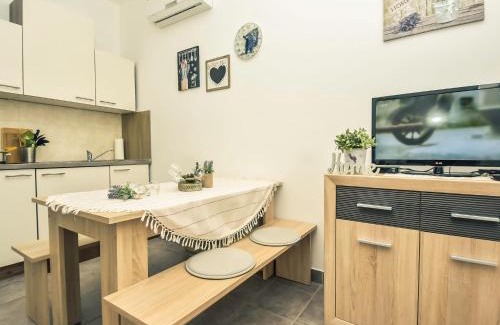 Karlobag Apartment | Apartment Snježana-2 by Interhome