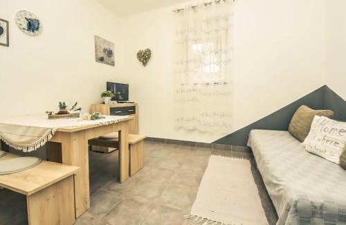 Karlobag Apartment | Apartment Snježana-2 by Interhome