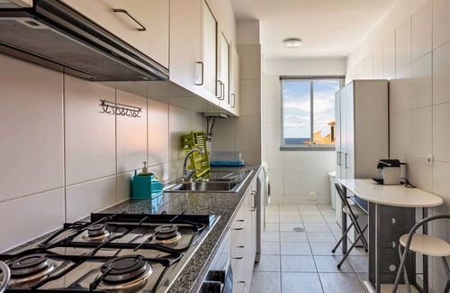 Vila Baleira Apartment | Apartment "Sonho Dourado" with Sea View, Balcony & Wi-Fi