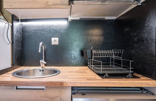Orelle Apartment | Apartment 'Spa Fleures D'Orelle' with Mountain View, Private Terrace and Wi-Fi