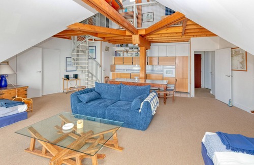Le Croisic Apartment | Apartment 'Spacieux Face Mer' with Sea View and Balcony