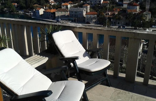 Splitska Apartment | Apartment Splitska
