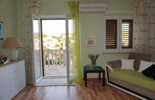Splitska Apartment | Apartment Splitska