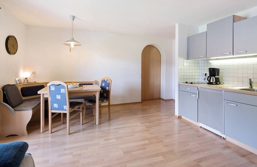 Naturno Apartment | Apartment 'Stark' with Mountain View, Shared Terrace and Wi-Fi