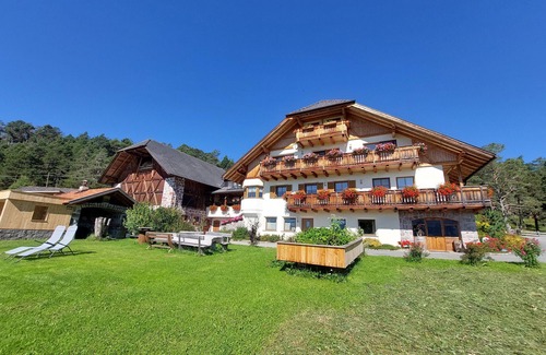 Collalbo Apartment | Apartment 'Stodlzauber' with Mountain View, Shared Garden and Wi-Fi