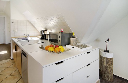 Baltrum Apartment | Apartment 'Strandhus Uiterst-hörn Utkiek' with Balcony and Wi-Fi