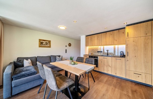 Moso in Passiria Apartment | Apartment 'Sunnseitn Lodge Alps' with Mountain View, Private Terrace and Wi-Fi