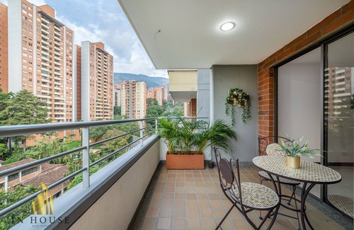 El Tesoro Apartment | Apartment, sunset Pool views/Provenza - BV 1204