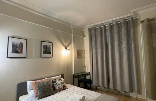 Quartier de la Folie-Mericourt Apartment | Apartment super location, very close to Eiffel Tower, Louvre, .