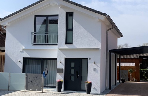 Biengen Apartment | Apartment 'Susanne' with Private Terrace and Wi-Fi