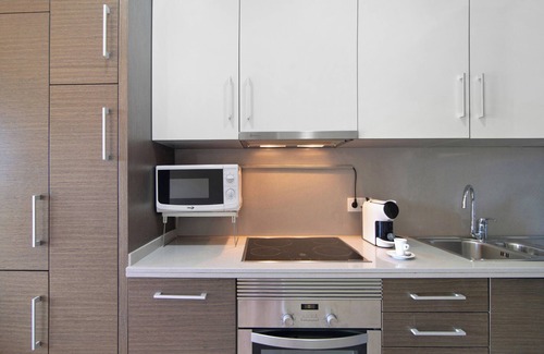 Vale de Carro Apartment | Apartment "T1 - Em Zona Tranquila" with A/C, Pool & Wi-Fi