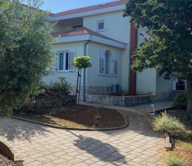 Ist Apartment | Apartment Tasha