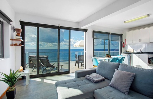Jardim do Mar Apartment | Apartment 'The Wave House - Two Bedroom' with Sea View, Wi-Fi and Air Conditioning