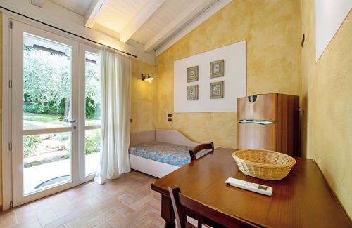 Soiano del Lago Apartment | Apartment 'Timo' with Lake View, Wi-Fi and Air Conditioning