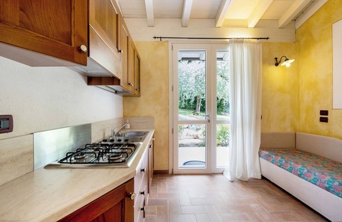 Soiano del Lago Apartment | Apartment 'Timo' with Lake View, Wi-Fi and Air Conditioning