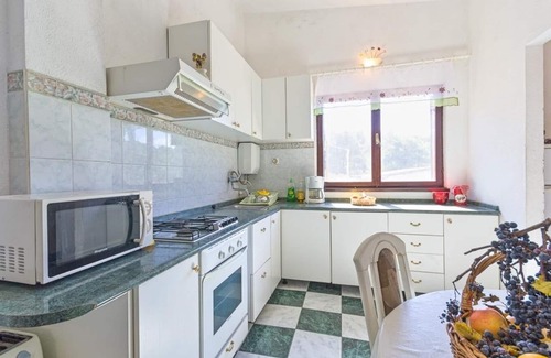 Rogac Apartment | Apartment Tirkiz - 80m from the sea: A2 Marija (6) - Rogac, Island Solta, Croatia