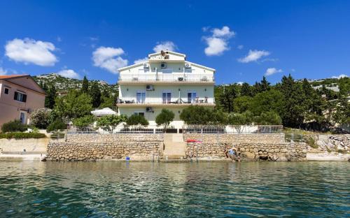 Baric Draga Apartment | Apartment Toma