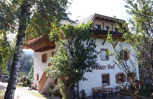 Avelengo Apartment | Apartment 'Tratterhof' with Mountain View, Shared Garden and Wi-Fi