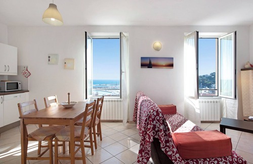 Varazze Apartment | Apartment "Trilocale in Villa Vista Mare Apt 3" with Sea View
