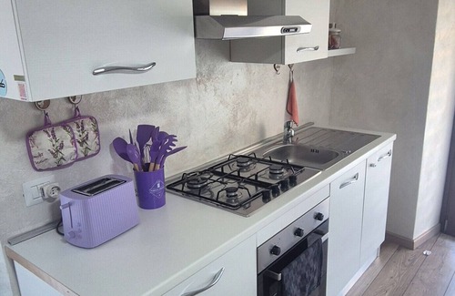 Cino Apartment | Apartment 'Tulipano' with Mountain View, Private Garden and Wi-Fi