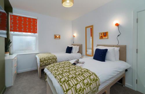 Plymouth Apartment | Apartment Two by Ocean City Retreats - Two bedrooms, private car park