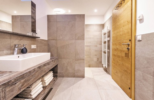 Verano Apartment | Apartment 'Untermathonhof Abendrot' with Balcony, Garden & Wi-Fi