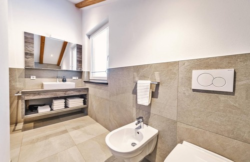 Verano Apartment | Apartment 'Untermathonhof Morgensonne' with Mountain View, Balcony, Garden & Wi-Fi