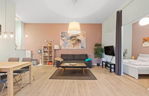 Neukoelln Apartment | Apartment Uthman Berlin-Neukölln