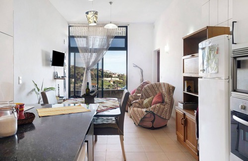 Estrela da Calheta Apartment | Apartment 'Vila Morning Sun' with Sea View, Private Terrace and Wi-Fi