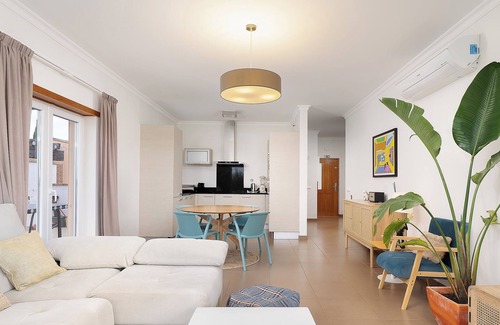 Portimao Apartment | Apartment 'V2 Vale da Ribeira' with Shared Pool, Wi-Fi and Air Conditioning