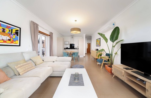 Portimao Apartment | Apartment 'V2 Vale da Ribeira' with Shared Pool, Wi-Fi and Air Conditioning