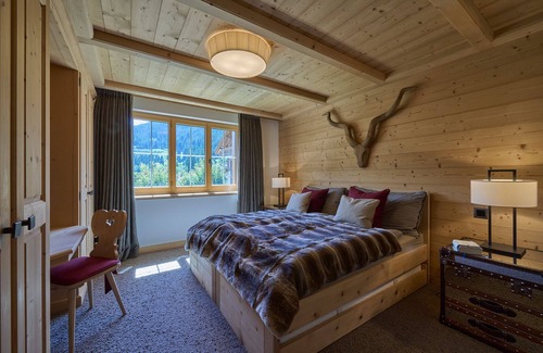 Klosters-Serneus Apartment | Apartment 'Vereina' with Shared Terrace, Balcony and Wi-Fi