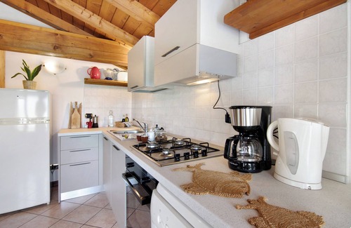 Segna Apartment | Apartment 'Villa Adele' with Lake View, Private Pool and Wi-Fi