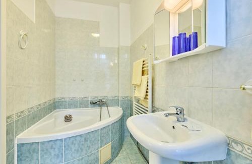 Janske Lazne Apartment | Apartment Villa Belvedere-10 by Interhome