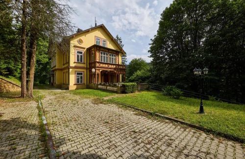 Janske Lazne Apartment | Apartment Villa Belvedere-6 by Interhome