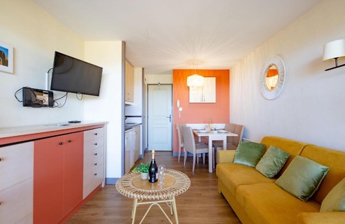 Cap Esterel Apartment | Apartment Village Cap Estérel - Le Belvédère-13 by Interhome