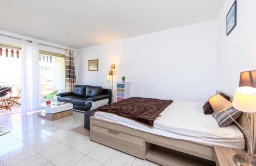 Pointe Croisette Apartment | Apartment Villa Lerins-6 by Interhome