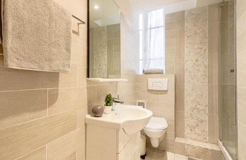 Les Baumettes Apartment | Apartment Villa M-Thérèse Promenade Anglais by Interhome