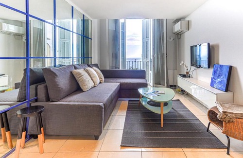 Les Baumettes Apartment | Apartment Villa M-Thérèse Promenade Anglais by Interhome
