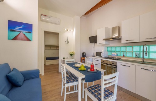 Rudalza Apartment | Apartment 'Villa Margherita' with Private Terrace, Wi-Fi and Air Conditioning