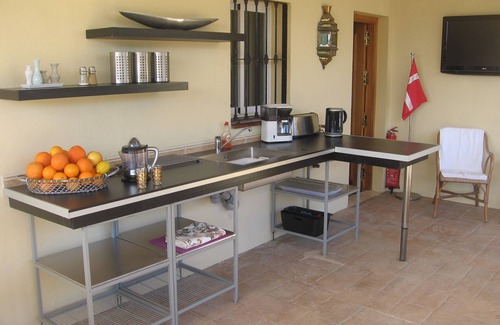 Estepona House | Apartment 'Villa Roca' with Sea View, Wi-Fi and Air Conditioning