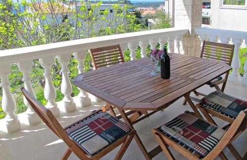 Pjescana Uvala Apartment | Apartment Villa Ursa by Interhome