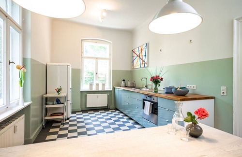 Loschwitz Apartment | Apartment 'Villenwohnung Dresden Loschwitz' with Terrace, Garden and Wi-Fi