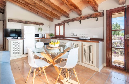 Establiments Apartment | Apartment 'Vista Montaña' with Mountain View, Shared Pool and Wi-Fi