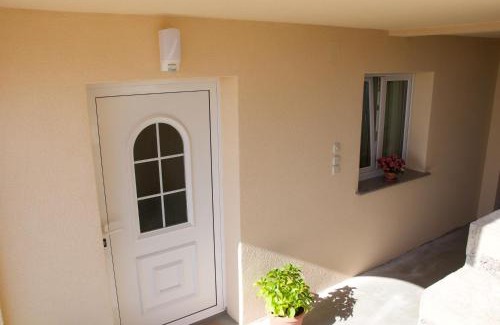 Klenovica Apartment | Apartment Viveniti