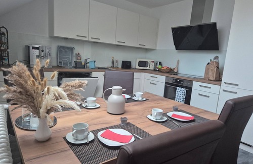 Haeusern Apartment | Apartment 'Waldblick' with Balcony and Wi-Fi