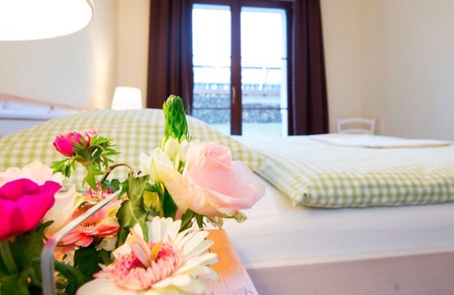 Caputh Apartment | Apartment Wilde Rose in the guesthouse Bergvilla