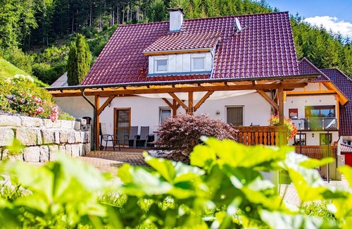 Lautenbach Apartment | Apartment 'Williamsblick' with Shared Terrace and Wi-Fi