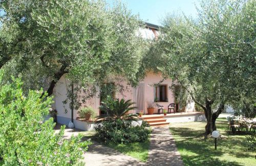 Capanne-Prato-Cinquale Apartment | Apartment Wilma by Interhome