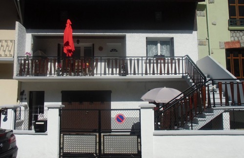 Le Bourg-d'Oisans Apartment | Apartment with closed bicycle storage and WIFI - Center of Bourg D'oisans